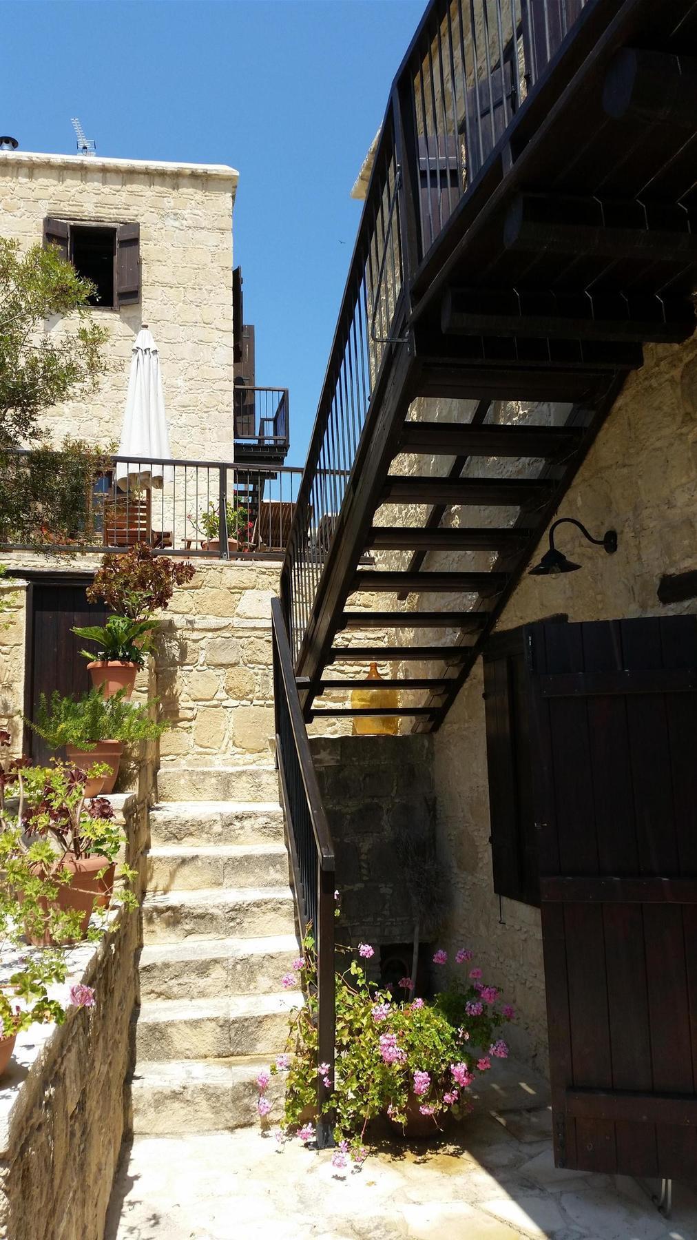 Leonidas Village Houses Goudhi 외부 사진
