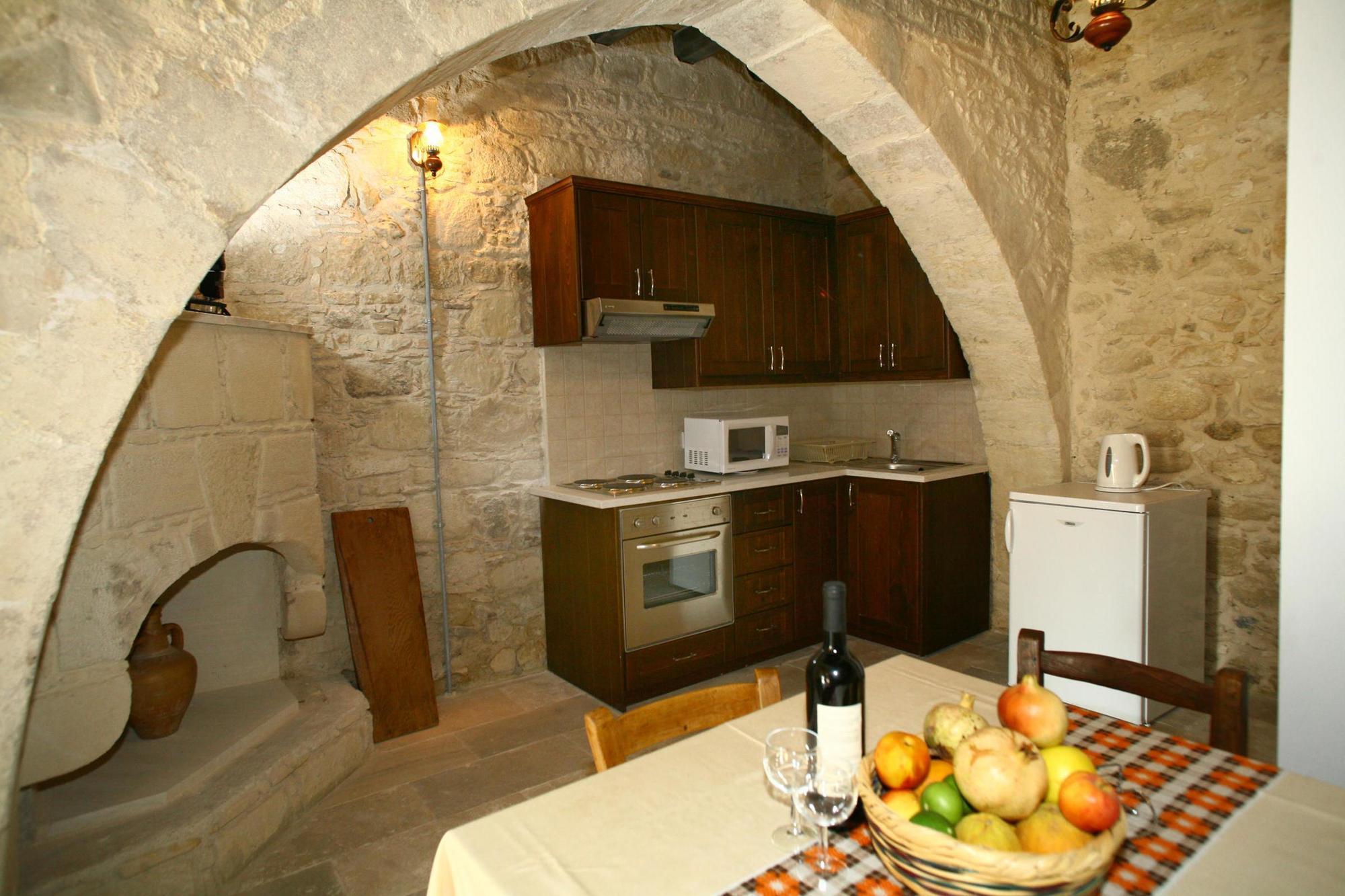 Leonidas Village Houses Goudhi 외부 사진