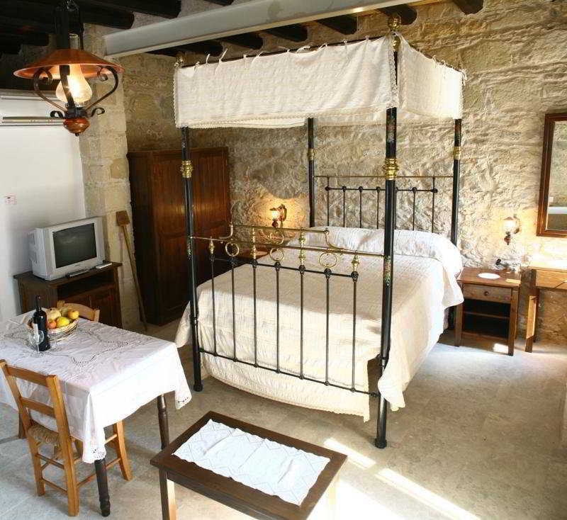 Leonidas Village Houses Goudhi 외부 사진