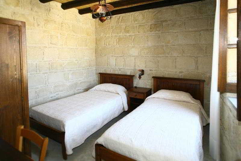Leonidas Village Houses Goudhi 외부 사진