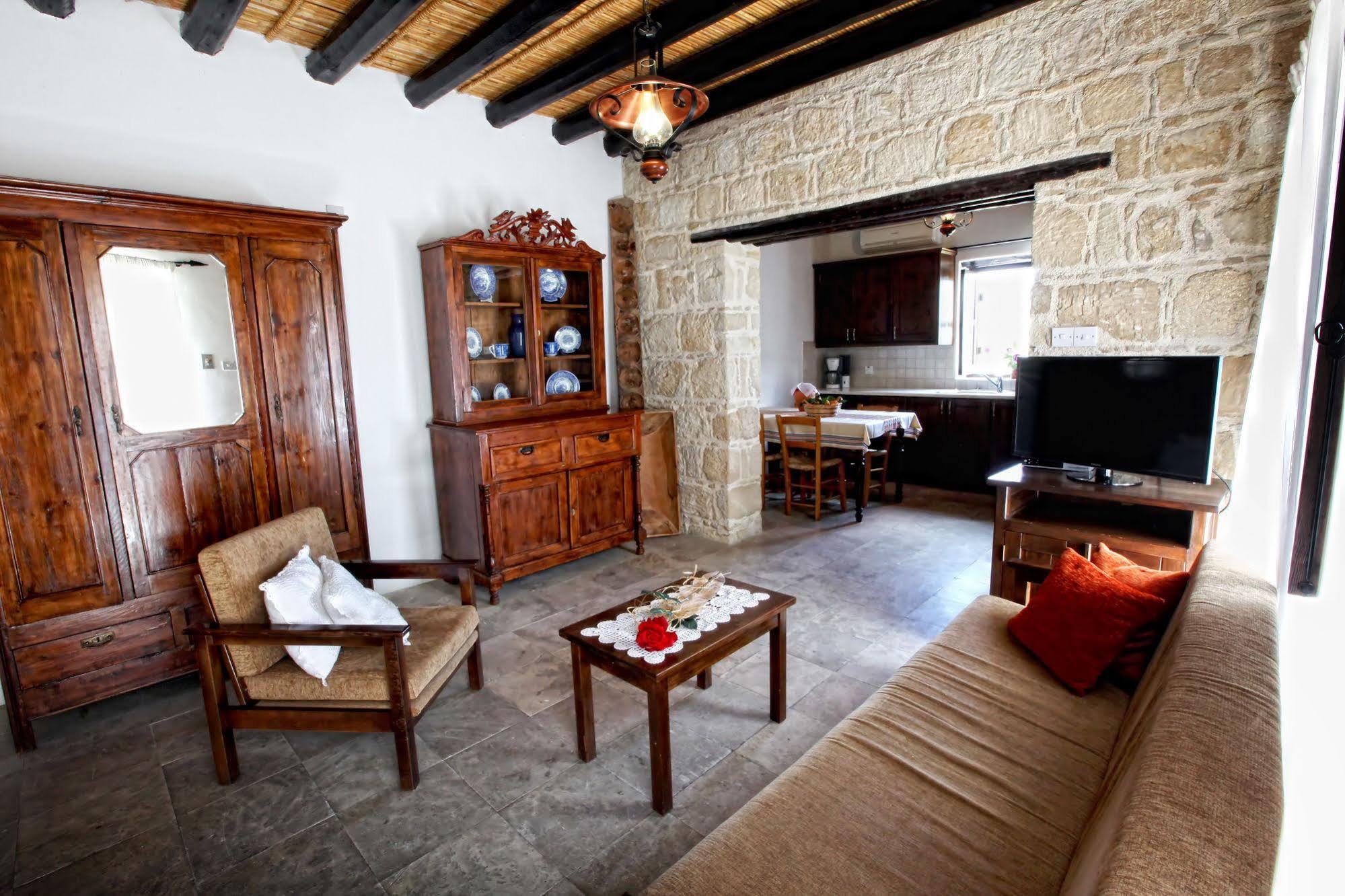 Leonidas Village Houses Goudhi 외부 사진