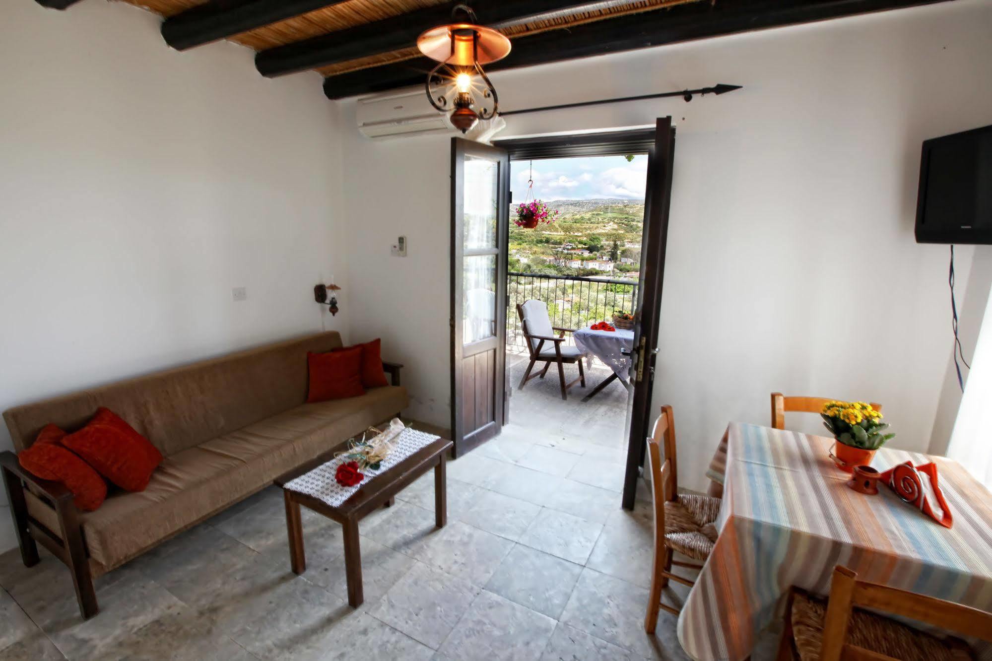Leonidas Village Houses Goudhi 외부 사진