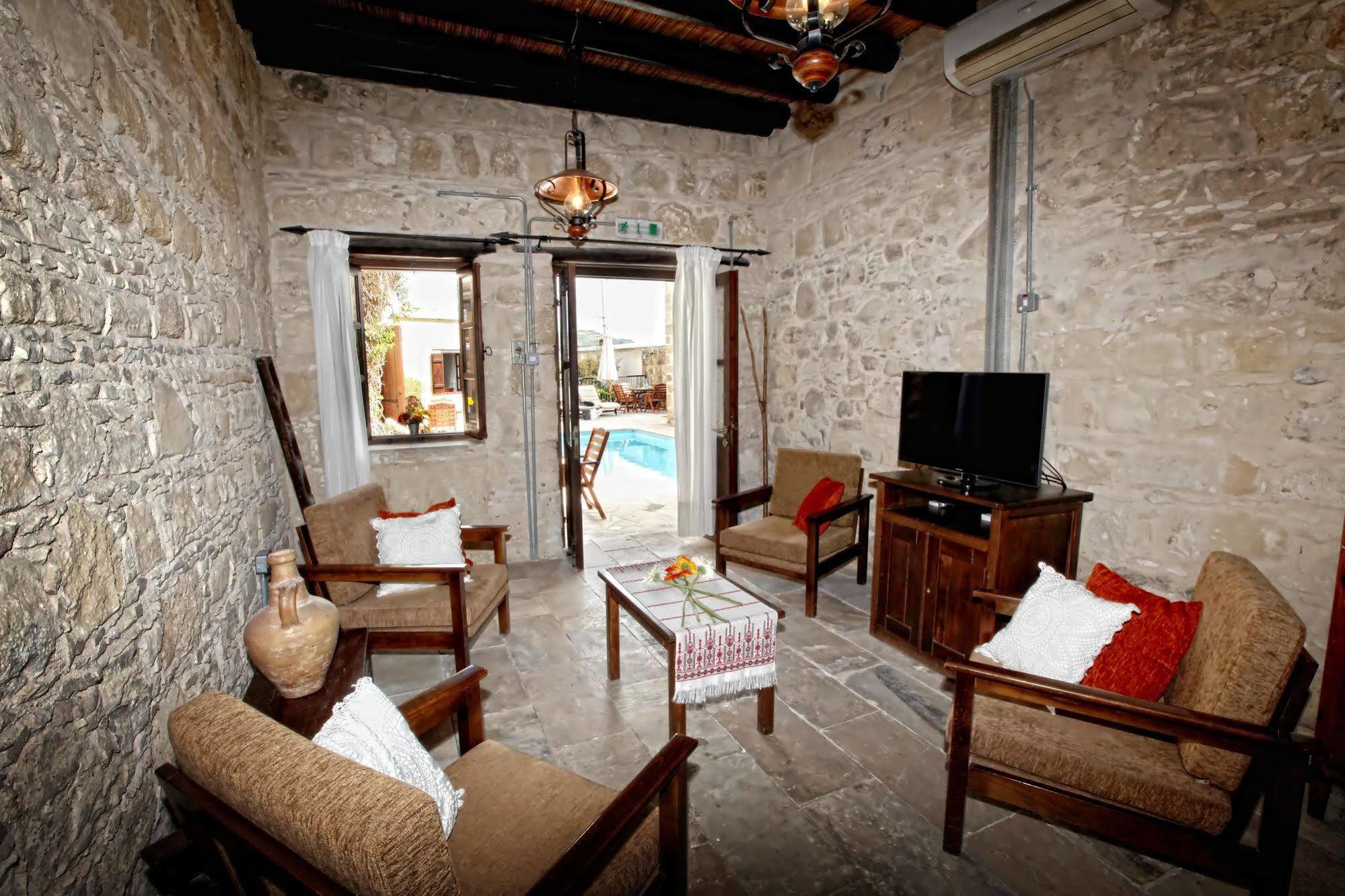 Leonidas Village Houses Goudhi 외부 사진