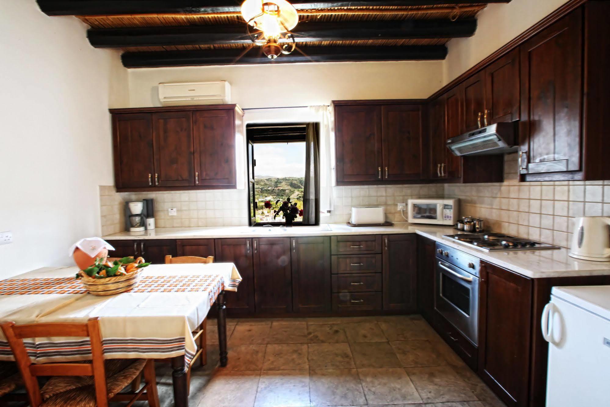 Leonidas Village Houses Goudhi 외부 사진