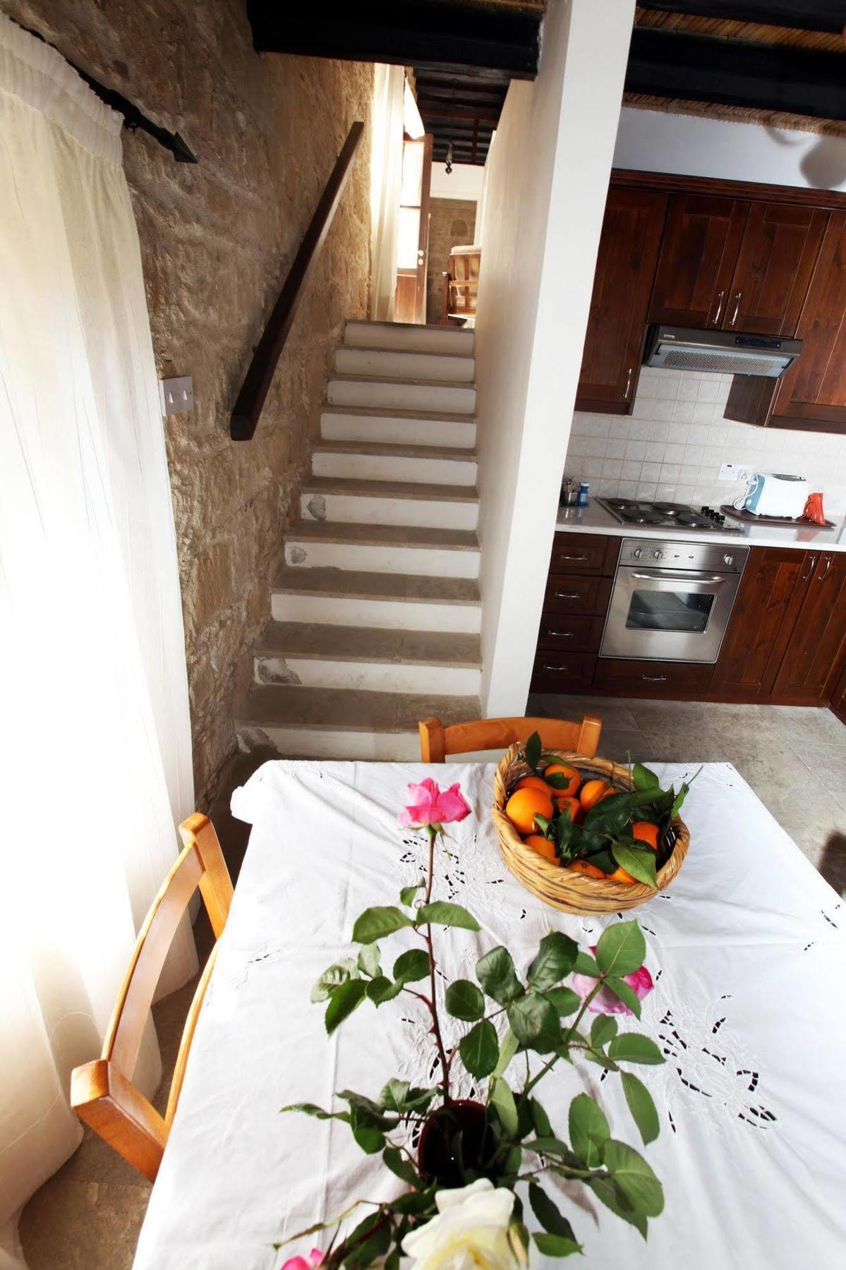 Leonidas Village Houses Goudhi 외부 사진