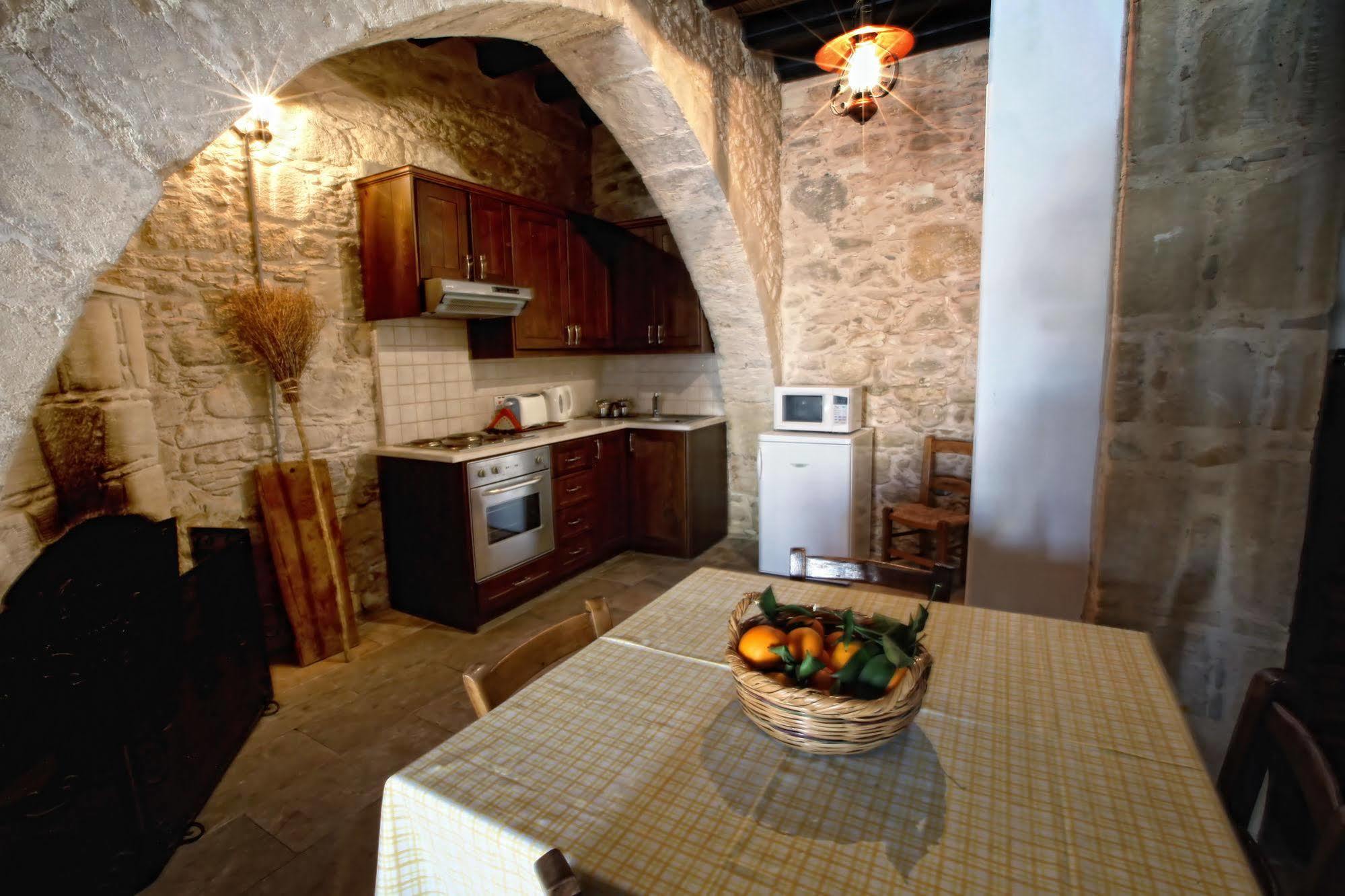 Leonidas Village Houses Goudhi 외부 사진